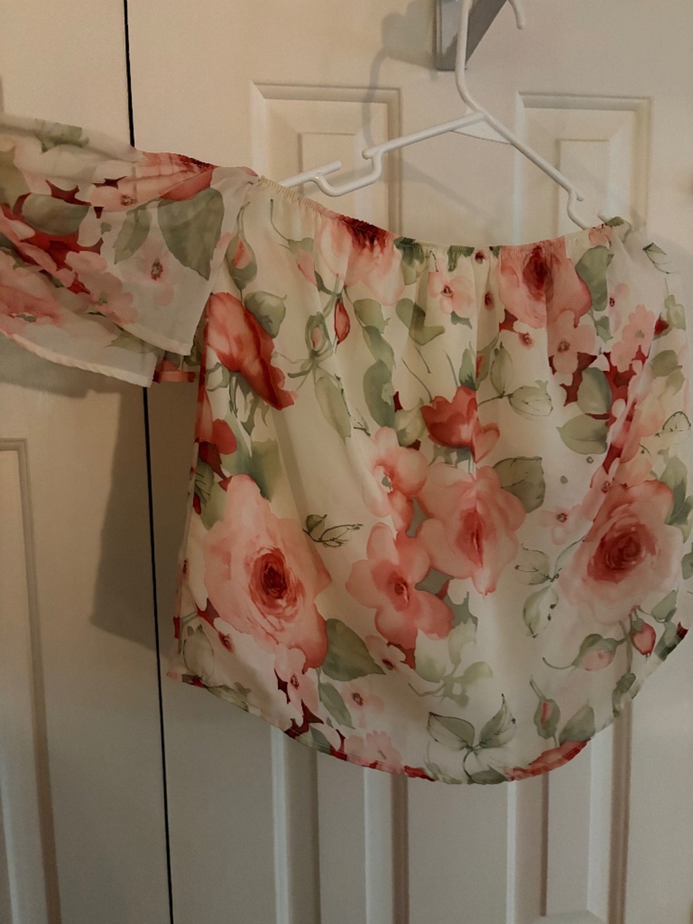 Vestique Flowy Off the Shoulder Top